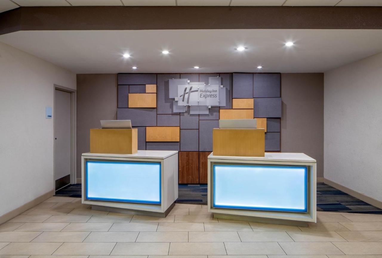 Holiday Inn Express New Orleans Downtown By Ihg Exterior photo