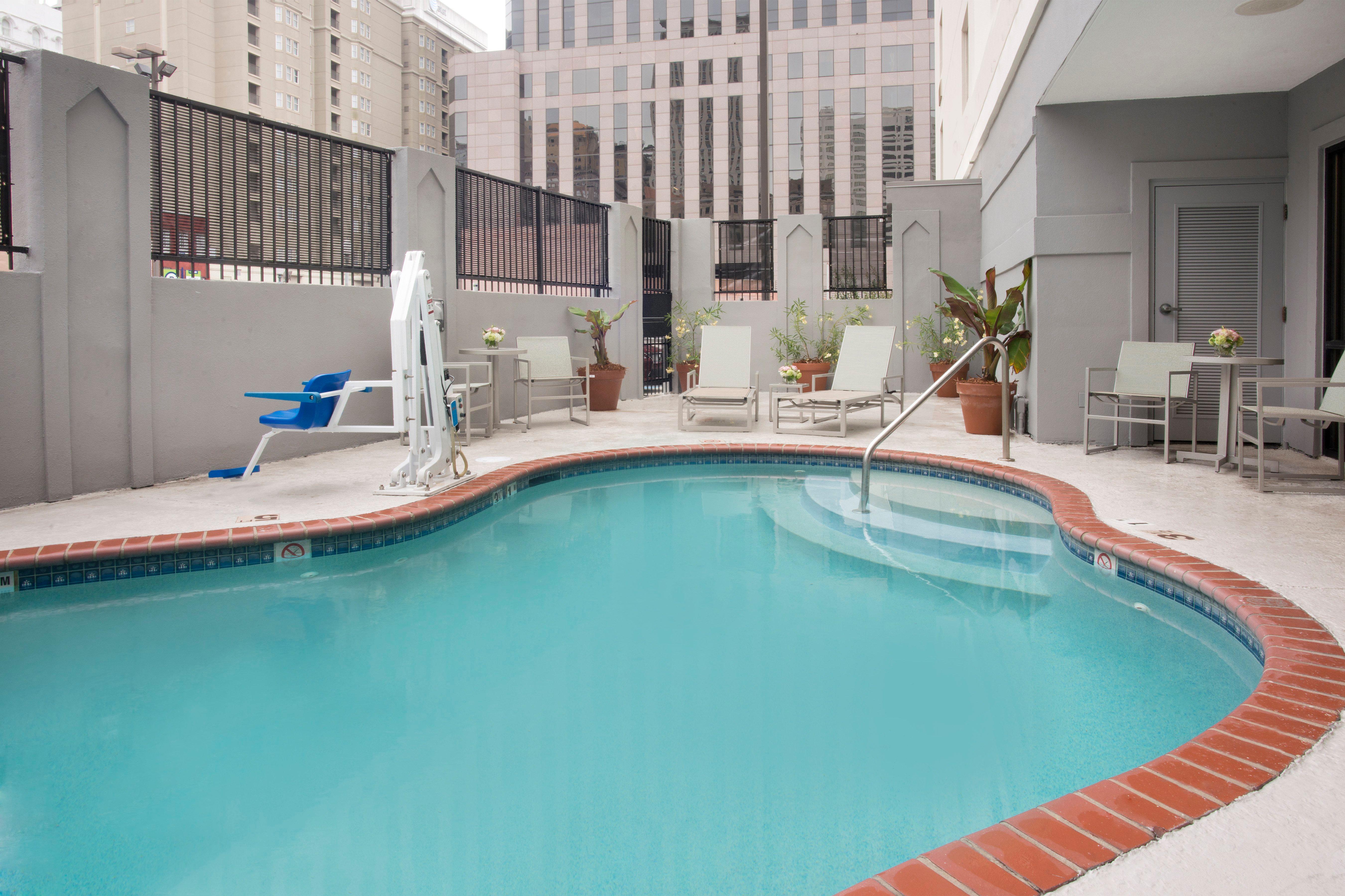 Holiday Inn Express New Orleans Downtown By Ihg Exterior photo