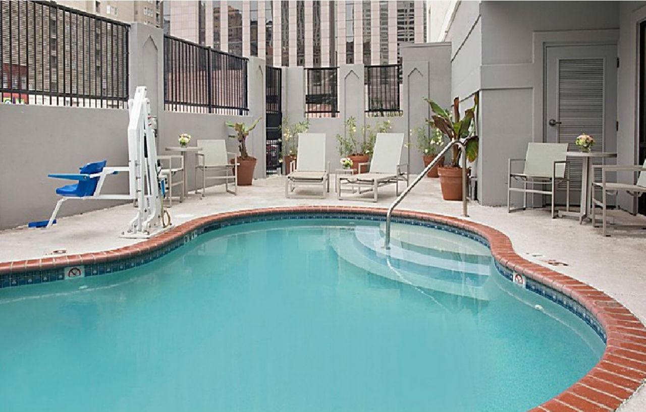 Holiday Inn Express New Orleans Downtown By Ihg Exterior photo